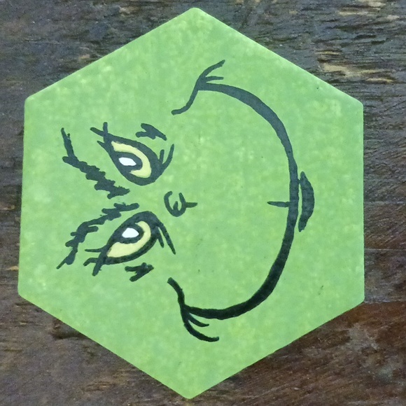 Hand Painted Ceramic Tile Magnets - The Grinch - Picture 3 of 4